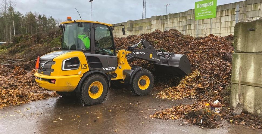 LA VOLVO L25 ELÉCTRICA SIN EMISIONES DEMUESTRA SU POTENCIAL EN EL SECTOR DE LOS RESIDUOS Y EL RECICLAJE